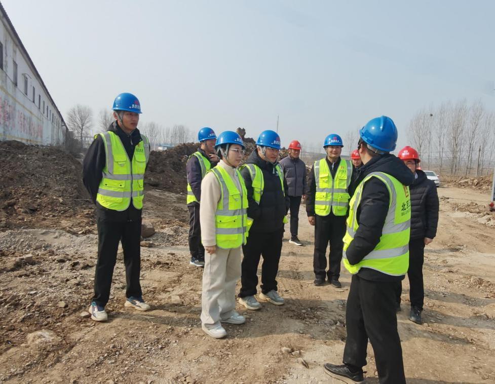 工地视察3.jpg